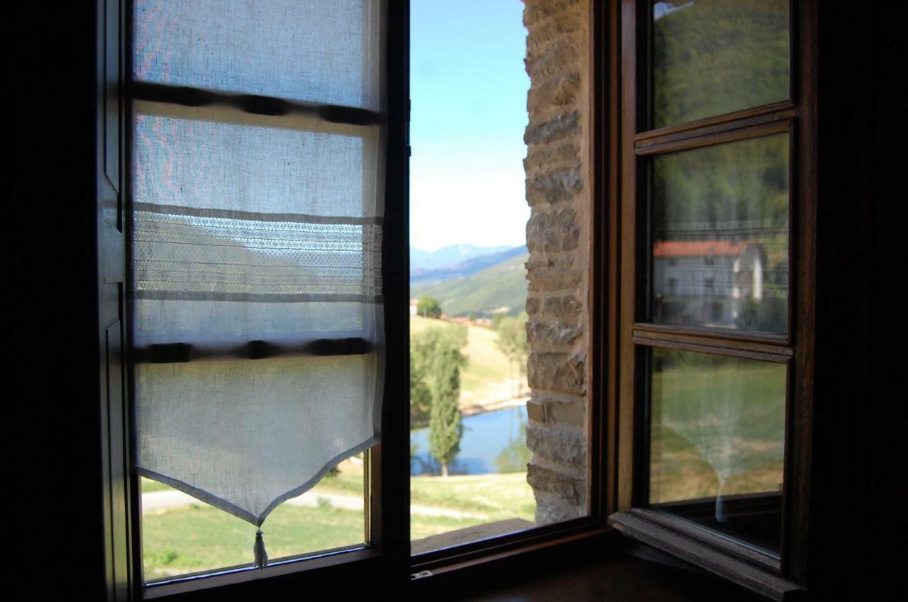 Appartamenti Cenni - Relais su Lago Varsi Extérieur photo